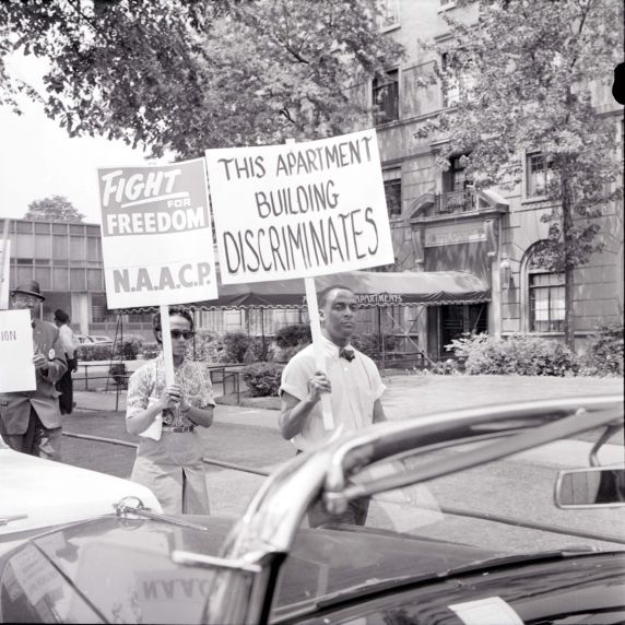 (DN_1119_1) NAACP, Pickets, Housing Discrimination, Detroit, 1963 (DN_1119_1) NAACP, Pickets, Housing Discrimination, Detroit, 1963