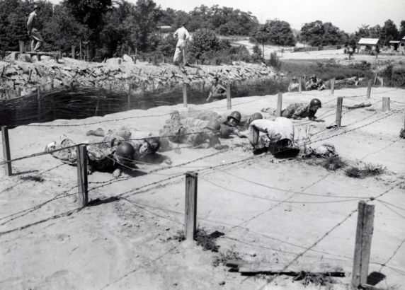 (11362) War Workers, UAW, Fort Knox, Tennessee, 1944 (11362) War Workers, UAW, Fort Knox, Tennessee, 1944