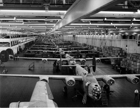(11498) Defense Work, B-24 Bombers, Willow Run, Michigan, 1940 (11498) Defense Work, B-24 Bombers, Willow Run, Michigan, 1940