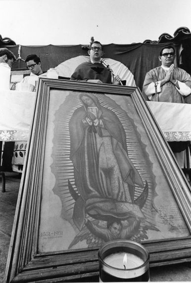 (11935) UFW, Fasts, Fr. Mark Day, Mass, Delano, 1968 (11935) UFW, Fasts, Fr. Mark Day, Mass, Delano, 1968