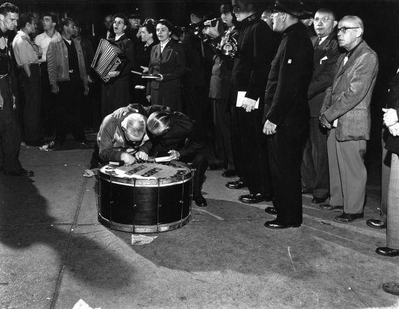 (11997) Poverty Scenes, Salvation Army, Michigan Ave, Detroit, 1952 (11997) Poverty Scenes, Salvation Army, Michigan Ave, Detroit, 1952