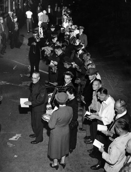 (11998) Poverty Scenes, Salvation Army, Michigan Ave, Detroit, 1952 (11998) Poverty Scenes, Salvation Army, Michigan Ave, Detroit, 1952