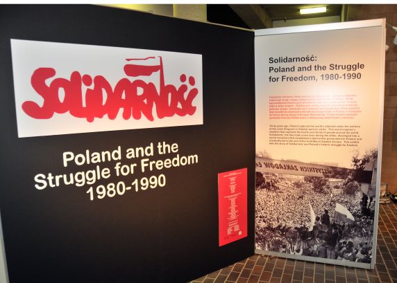 (12209) Solidarnosc: Poland and the Struggle for Freedom, 1980 - 1990 (12209) Solidarnosc: Poland and the Struggle for Freedom, 1980 - 1990