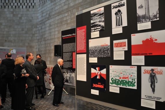 (12211) Solidarnosc: Poland and the Struggle for Freedom, 1980 - 1990 (12211) Solidarnosc: Poland and the Struggle for Freedom, 1980 - 1990
