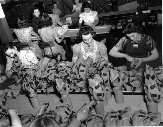 (1668) War Industry, Second World War, Eureka Gas Mask Factory, Detroit, 1941 (1668) War Industry, Second World War, Eureka Gas Mask Factory, Detroit, 1941