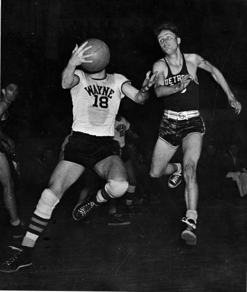 (1737) Sports, Basketball, Wayne University, Detroit, Michigan, 1954 (1737) Sports, Basketball, Wayne University, Detroit, Michigan, 1954