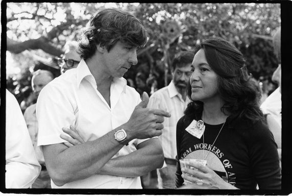 (207) Dolores Huerta, Tom Hayden, 1977 (207) Dolores Huerta, Tom Hayden, 1977