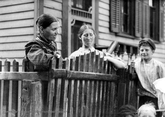 (DN_2176_2) Ethnic Communities, Polish, Neighborhoods, c. 1910s (DN_2176_2) Ethnic Communities, Polish, Neighborhoods, c. 1910s