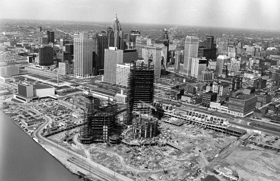 (2366) Buildings, Renaissance Center, Construction, Detroit, 1975 (2366) Buildings, Renaissance Center, Construction, Detroit, 1975