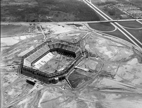 (2382) Buildings, Pontiac Silver Dome, Construction, Pontiac, MIchigan (2382) Buildings, Pontiac Silver Dome, Construction, Pontiac, MIchigan