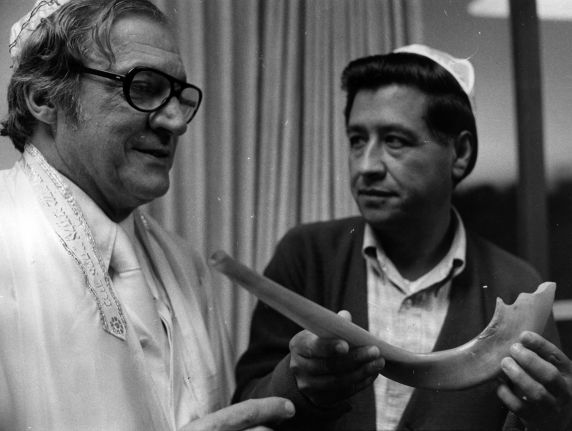 (239) Rabbi Guthman, Cesar Chavez, 1971 (239) Rabbi Guthman, Cesar Chavez, 1971