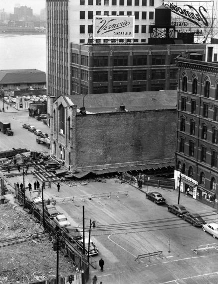 (2416) Buildings, Churches, Old Mariners', Detroit, 1955 (2416) Buildings, Churches, Old Mariners', Detroit, 1955
