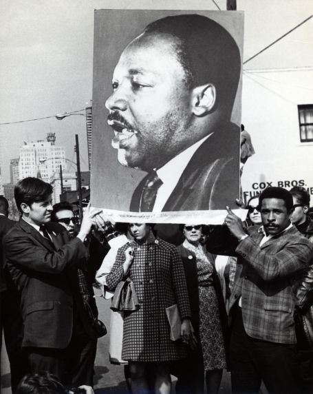 (24742) Mourners March for King (24742) Mourners March for King