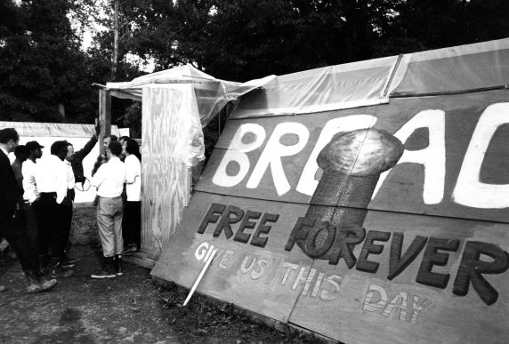 (25376) Resurrection City, Living Conditions, Poor People's Campaign, 1968 (25376) Resurrection City, Living Conditions, Poor People's Campaign, 1968