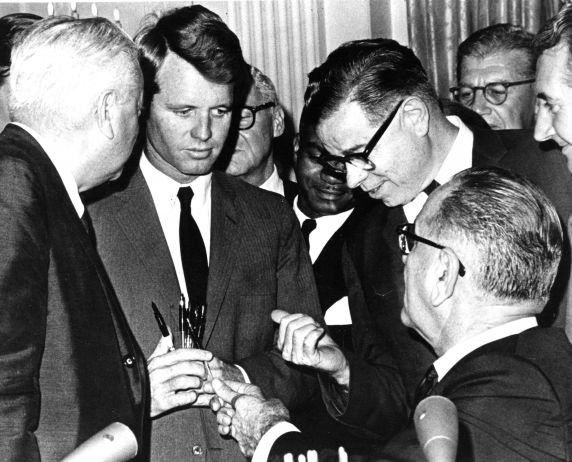 (25586) Civil Rights Act, 1964 (25586) Civil Rights Act, 1964