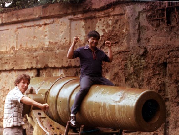 (272) Cesar Chavez, Philippines, Cannon, 1977 (272) Cesar Chavez, Philippines, Cannon, 1977