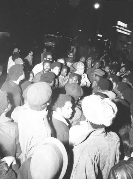 (27967) Black Panther Party for Self-Defense (BPPSD), Police, Confrontation, 1970 (27967) Black Panther Party for Self-Defense (BPPSD), Police, Confrontation, 1970
