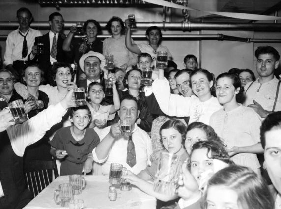 (28302) Ethnic Communities, Romanian, Traditions, Weddings, 1936 (28302) Ethnic Communities, Romanian, Traditions, Weddings, 1936