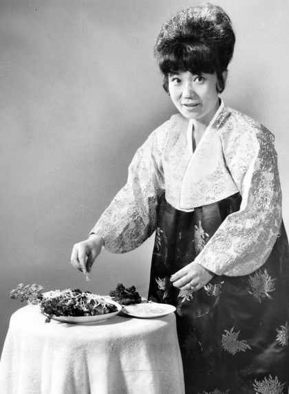 (28279) Ethnic Communities, Korean, Costume, Cooking, 1971 (28279) Ethnic Communities, Korean, Costume, Cooking, 1971