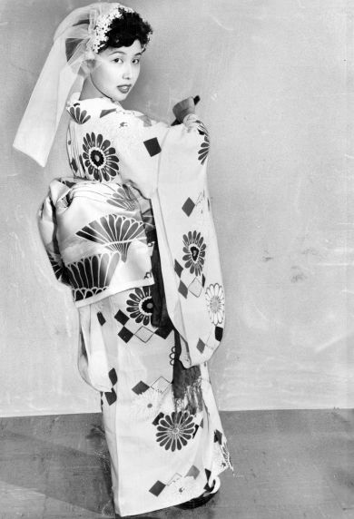 (28284) Ethnic Communities, Japanese, Detroit, Customs, 1955 (28284) Ethnic Communities, Japanese, Detroit, Customs, 1955
