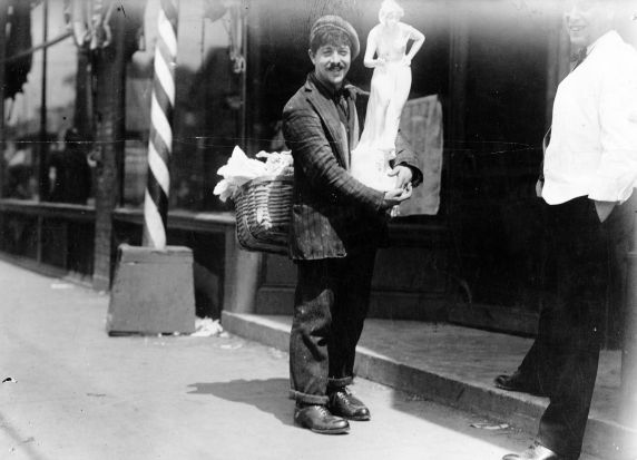 (28286) Ethnic Communities, Italian, Merchants, Detroit, 1910s (28286) Ethnic Communities, Italian, Merchants, Detroit, 1910s