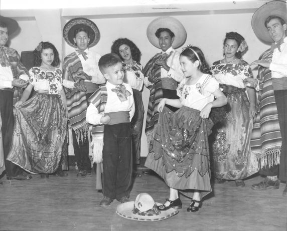 (28288) Ethnic Communities, Mexican, Children, Celebrations, 1942 (28288) Ethnic Communities, Mexican, Children, Celebrations, 1942