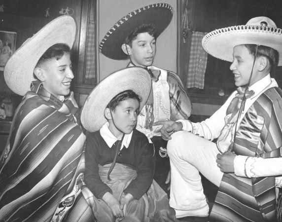 (28389) Ethnic Communities, Mexican, Children, Schools, 1943 (28389) Ethnic Communities, Mexican, Children, Schools, 1943