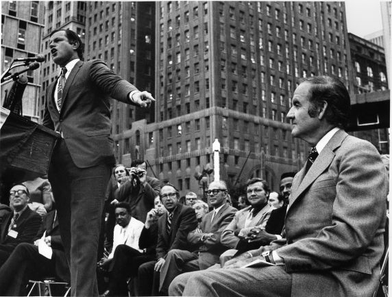 (28559) Politics, George McGovern, Ted Kennedy, Detroit, 1972 (28559) Politics, George McGovern, Ted Kennedy, Detroit, 1972