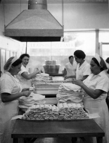 (29164) Female Food Service Employees, 1961 (29164) Female Food Service Employees, 1961