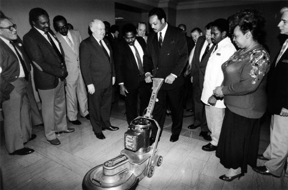 (29228) John Sweeney, Jesse Jackson, Executive Board Meeting, Wasington, D.C., 1987 (29228) John Sweeney, Jesse Jackson, Executive Board Meeting, Wasington, D.C., 1987