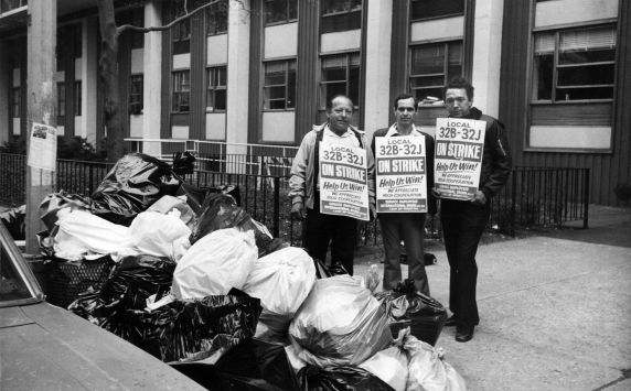 (29299) Demonstrators, Local 32B-32J Strike, No. 1 Washington Place, New York City, 1976