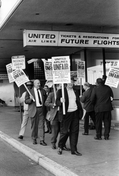 (29532) George Hardy, United Airlines Boycott (29532) George Hardy, United Airlines Boycott