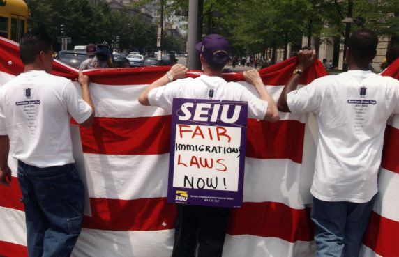 (29704) Demonstrators, Immigration, Justice for Janitors, Washington, D.C., 2002 (29704) Demonstrators, Immigration, Justice for Janitors, Washington, D.C., 2002