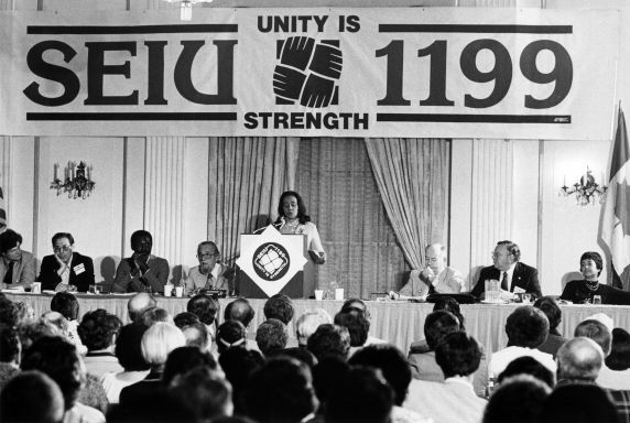 (30581) Coretta Scott King, SEIU / 1199 Healthcre Conference, 1981 (30581) Coretta Scott King, SEIU / 1199 Healthcre Conference, 1981