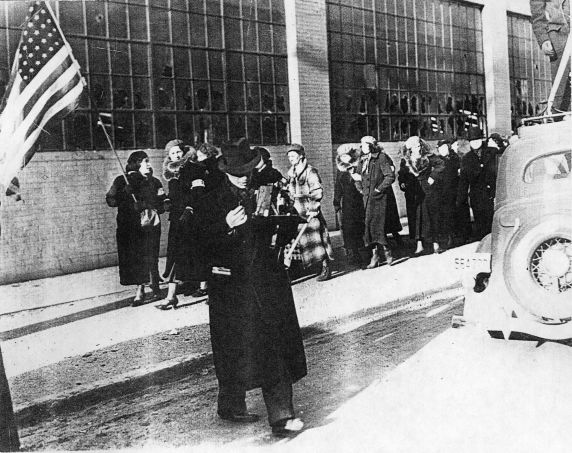 (3995) Women’s Emergency Brigade, Flint, Michigan (3995) Women’s Emergency Brigade, Flint, Michigan