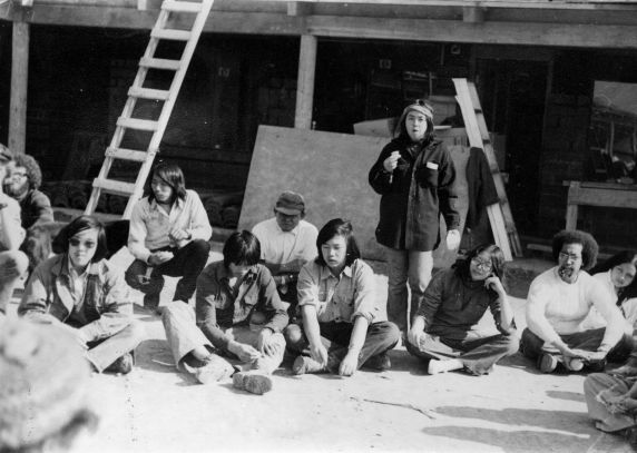 (5864) Visitors at Agbayani Village, circa 1970s (5864) Visitors at Agbayani Village, circa 1970s