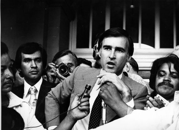 (5873) California Governor Jerry Brown (5873) California Governor Jerry Brown