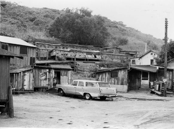 (6651) A farm labor camp (6651) A farm labor camp