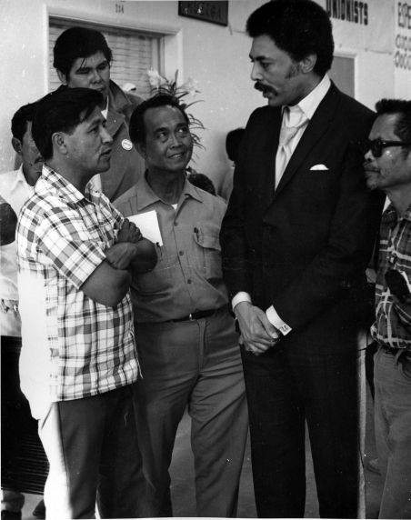 (7449) A meeting between UFW officers and Ron Dellams (7449) A meeting between UFW officers and Ron Dellams