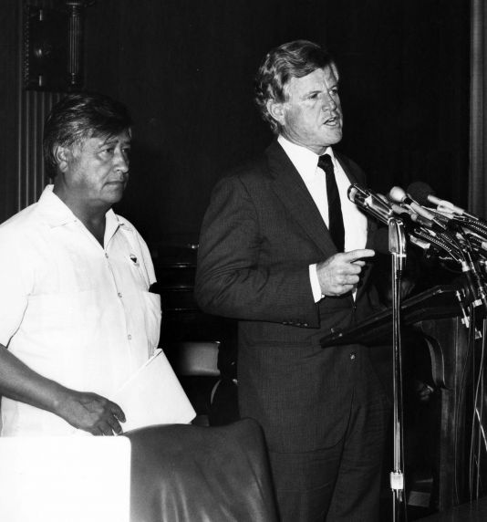 (7488) Sen. Edward (Ted) Kennedy, Cesar Chavez (7488) Sen. Edward (Ted) Kennedy, Cesar Chavez