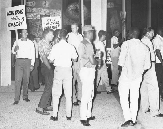 (7510) Phoenix workers picket (7510) Phoenix workers picket