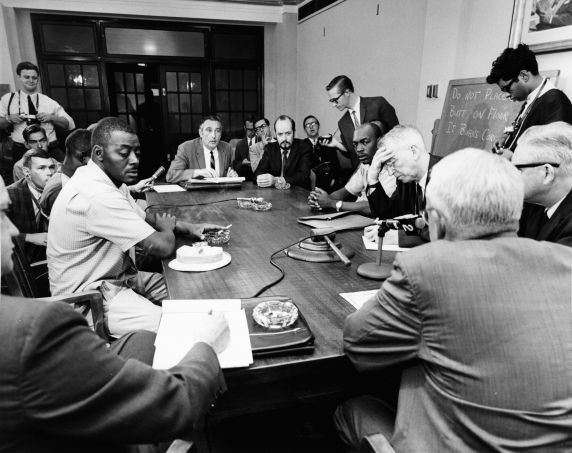 (7579) Negotiations for Atlanta sanitation workers' strike (7579) Negotiations for Atlanta sanitation workers' strike