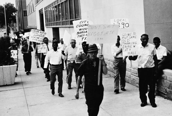 (7595) Lansing, Michigan strike (7595) Lansing, Michigan strike