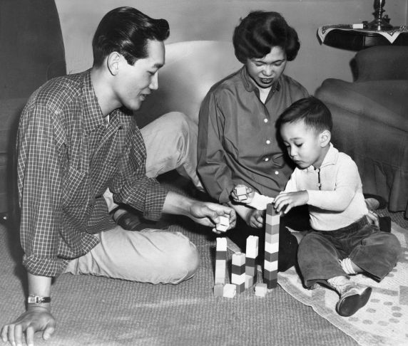 (79711) Ethnic Communities, Chinese, Family Life, 1956 (79711) Ethnic Communities, Chinese, Family Life, 1956