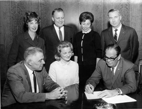 (8858) ALPA Steward and Stewardess OZA Agreement Signing (8858) ALPA Steward and Stewardess OZA Agreement Signing