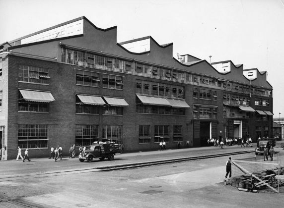 (9187) Buildings, Automobile Factories, Detroit, c. 1940s (9187) Buildings, Automobile Factories, Detroit, c. 1940s