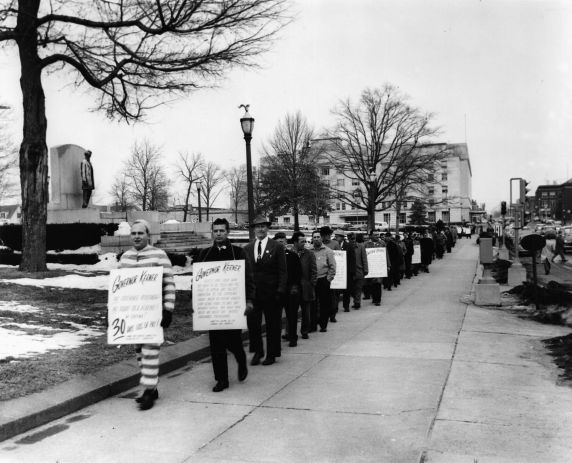 (7667) Illinois capitol picket (7667) Illinois capitol picket
