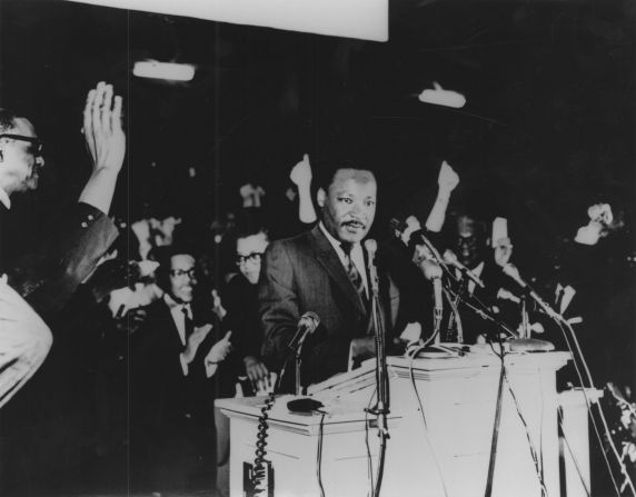 (8895) King speaks in Memphis (8895) King speaks in Memphis