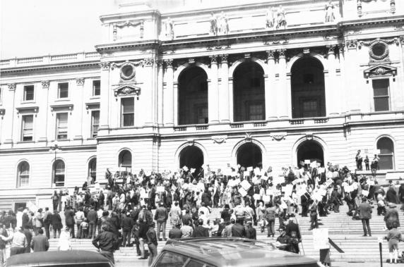 (7660) Minnesota Council 6 protest (7660) Minnesota Council 6 protest