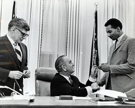 (24819) Johnson signs DC school cafeteria bill (24819) Johnson signs DC school cafeteria bill